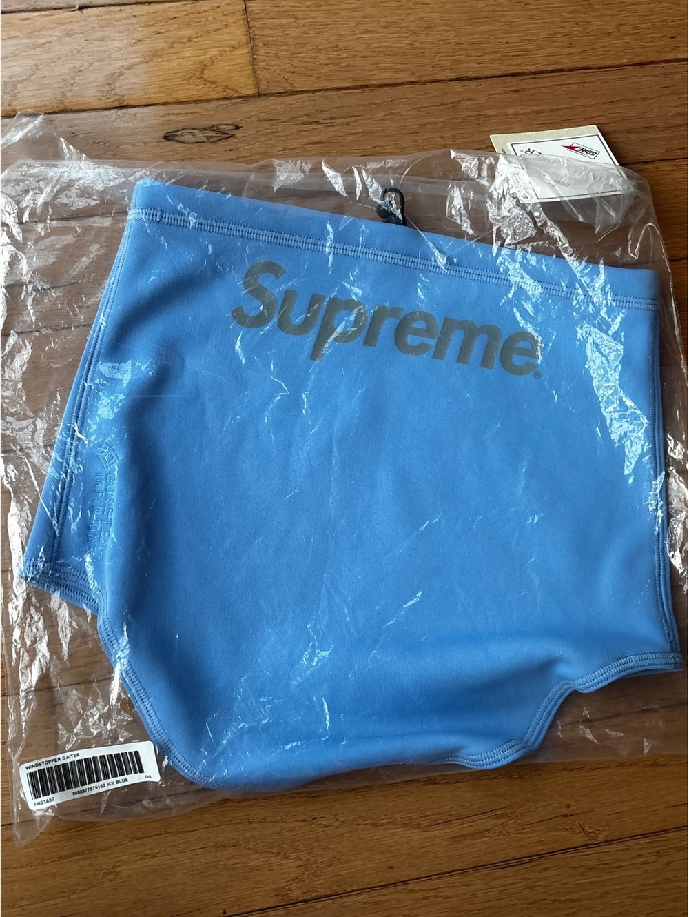 Supreme Windstopper Gaiter FW23 in Icy Blue - OS